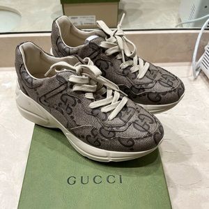 Pre owned gorgeous Gucci sneakers , only worn once , look just brand new!!